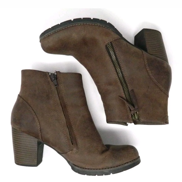 clarks leather booties